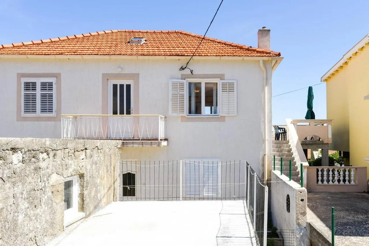Apartments By The Sea Kali, Ugljan - 19137 0*, Kali Croatia